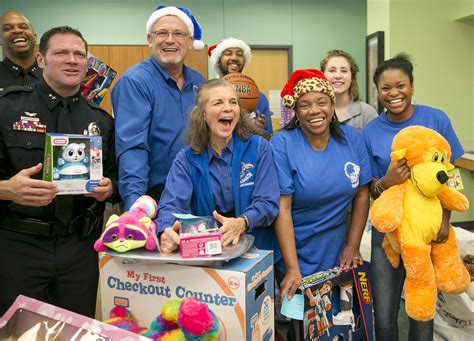 Austin Police seeking volunteers for Blue Santa holiday toy deliveries